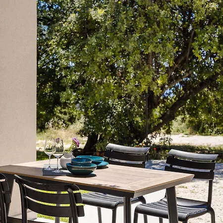 アパートホテル Rodi Karavádhos